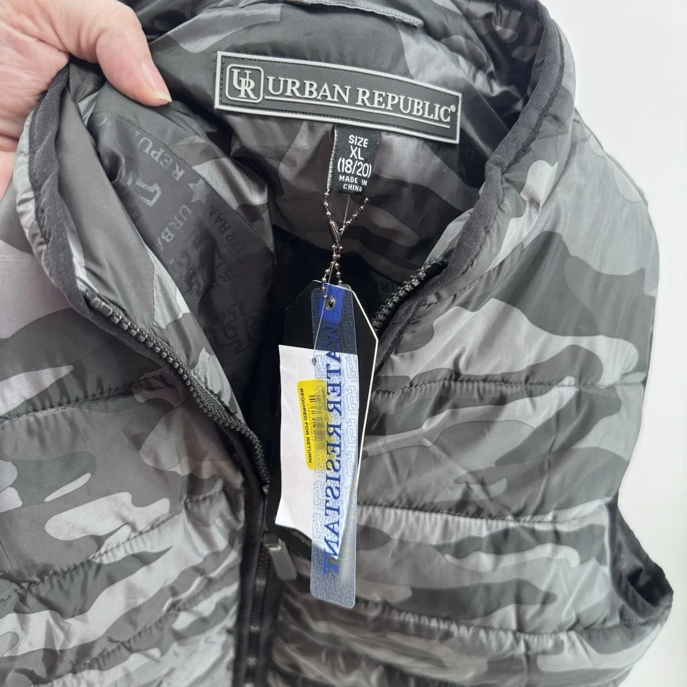 Urban Republic Boys XL 18/20 Gray Black Camo Puffer Vest Gorpcore Zip NWT